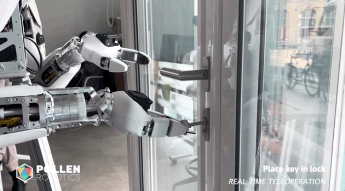 马斯克擎天柱大将跳槽，在抱抱脸开源机器人技术：会做家务的大白