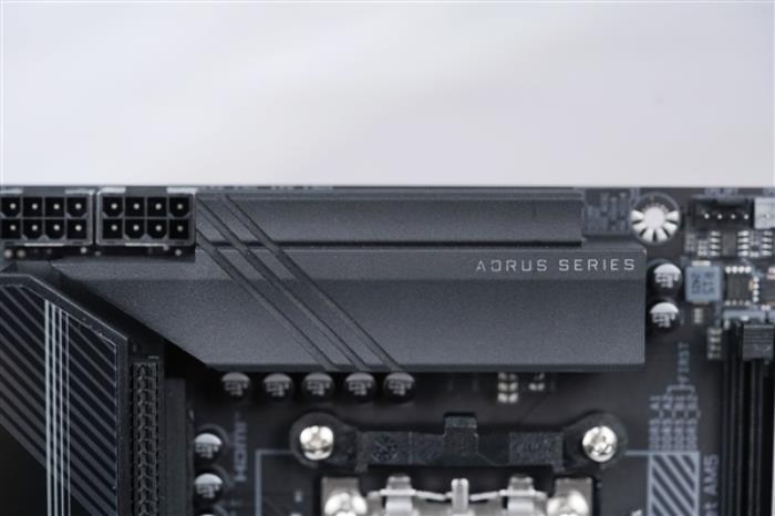 AI自动超频！技嘉X870E AORUS MASTER超级雕主板图赏